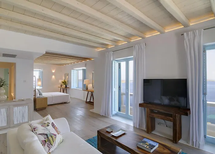 Bluebird Sunbird * Mykonos Town